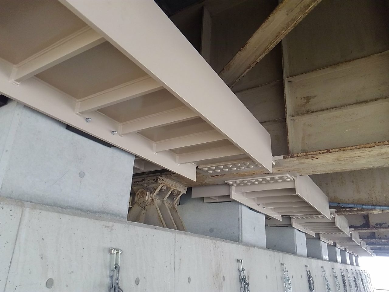 令和元年度 名古屋港地区橋梁補強補修工事の画像4